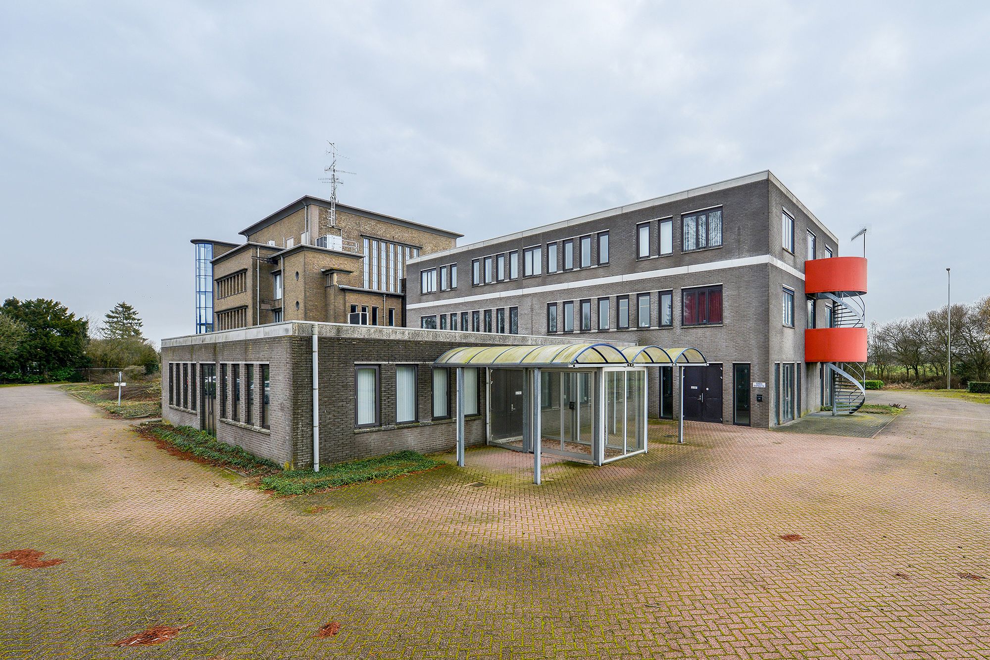 Nozema gebouw Zenderpark IJsselstein - Biezendijk 3-4 - Lopikerkapel